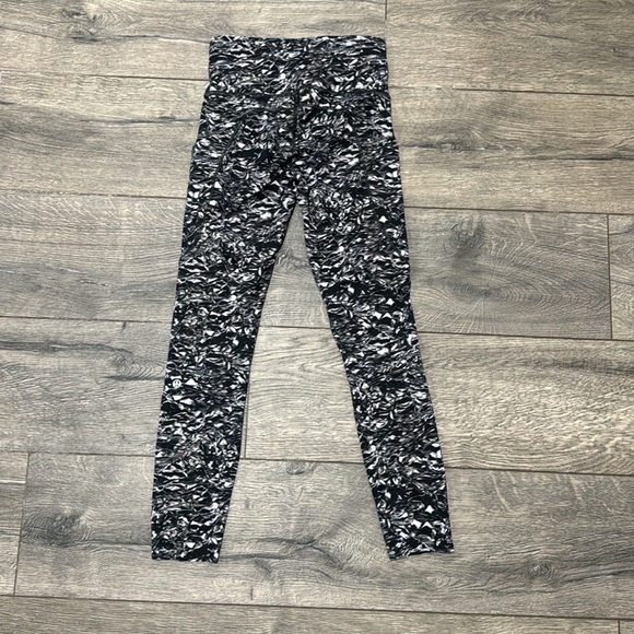 • Lululemon • Fast & Free 7/8 Tight II *Nulux 25" Liquid Platinum Alpine White 4 - Picture 5 of 5